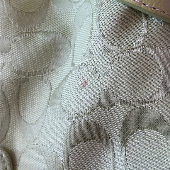 Great Coach purse, only used a few times. - Picture 3 of 6